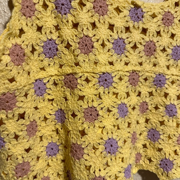 New In Crochet Cropped Top Floral‎ Size Small/Medium - Picture 4 of 5